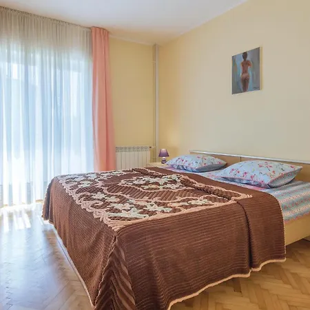 2 Bedroom Cozy In