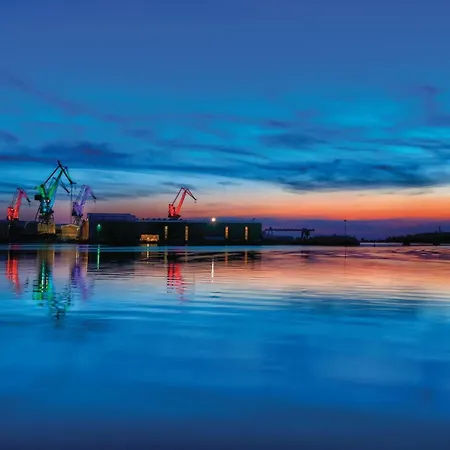 2 Bedroom Cozy In Apartament *