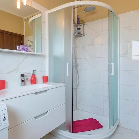 2 Bedroom Cozy In Pula